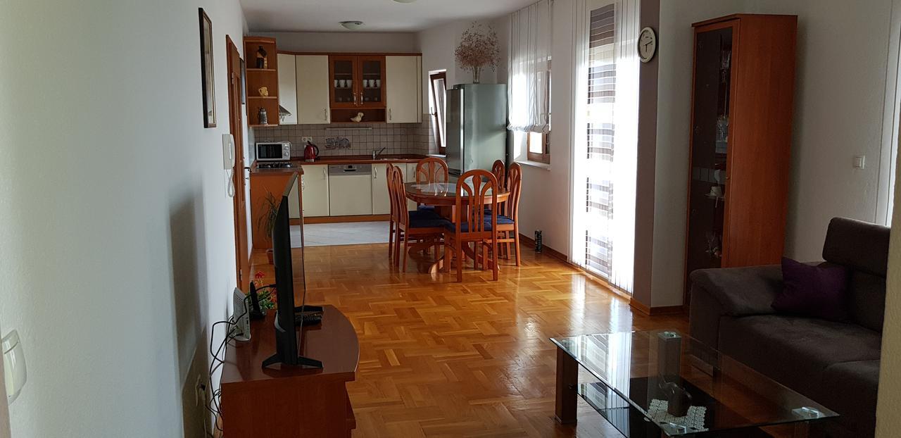Apartmani Ferdi Trogir Exterior photo